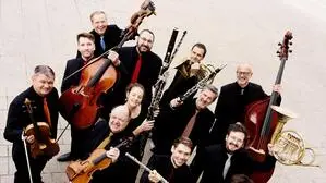 Das Johann Strauss-Ensemble der Wiener Symphoniker mit Soloflötist Stefan Tomaschitz aus Leoben konzertiert am Sonntag, dem 3. Mai, in Leoben für den guten Zweck