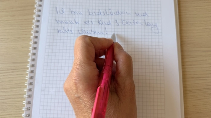 10 bis 15 Prozent der Erwachsenen wurden beim Schreiben von links auf rechts „umgeschult“