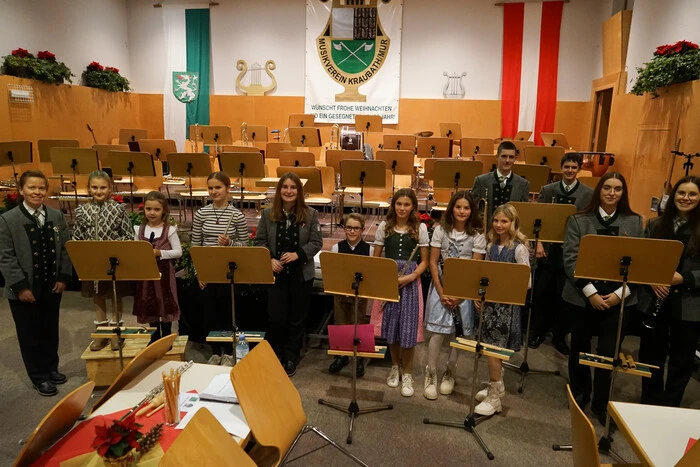 Begeistert war das Publikum von der Darbietung der Jugendkapelle des Musikvereins Kraubath  unter der Leitung von Katharina Hussauf.
Obmann Christian Mader konnte viele Ehrengäste begrüßen.
 Ehrenobmann Raimund Krenn führte durch das Programm.
