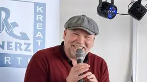 Im Video verraten Thomas Stipsits, Johannes Silberschneider und Christine Brunnsteiner Erinnerungen an ihre Schulzeit am BORG Eisenerz