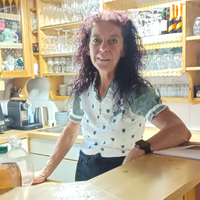 Johanna Elsner ist seit 40 Jahren in der Gastronomie und erfolgreich als Schnitzelwirtin auf ihrer Elsner-Alm in Eisenerz