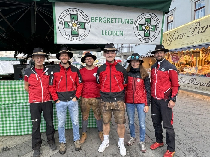 Die Bergretter von Leoben sind auch mit einem Stand wieder beim Gösser Kirtag dabei