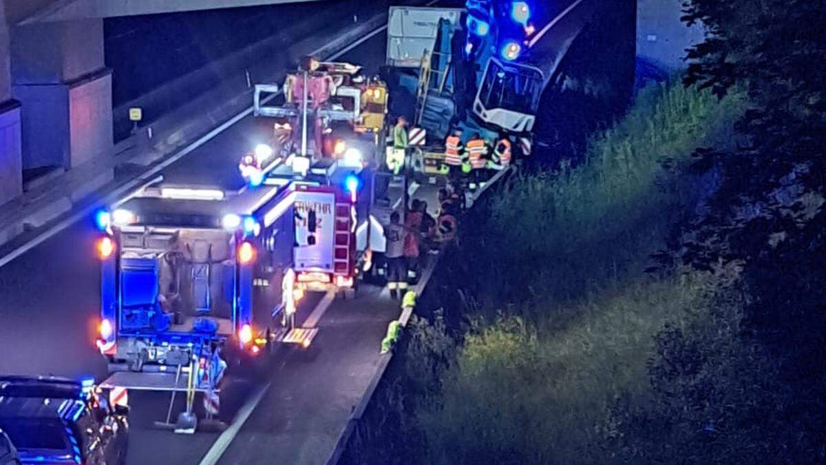 Großeinsatz für die Feuerwehren Niklasdorf und Leoben-Stadt