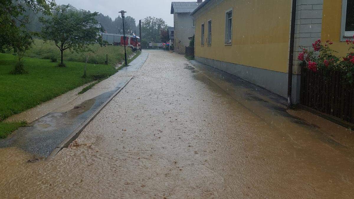 „Land unter“ in weiten Teilen von Ludersdorf-Wilfersdorf