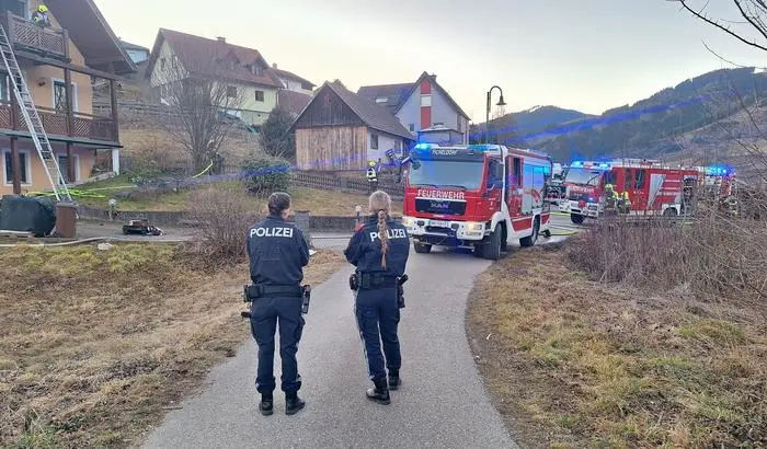 Feuerwehr und Polizei im Einsatz