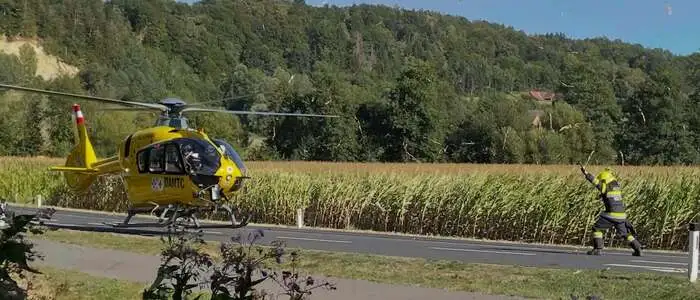Rettungshubschrauber C12 landete nahe der Unfallstelle