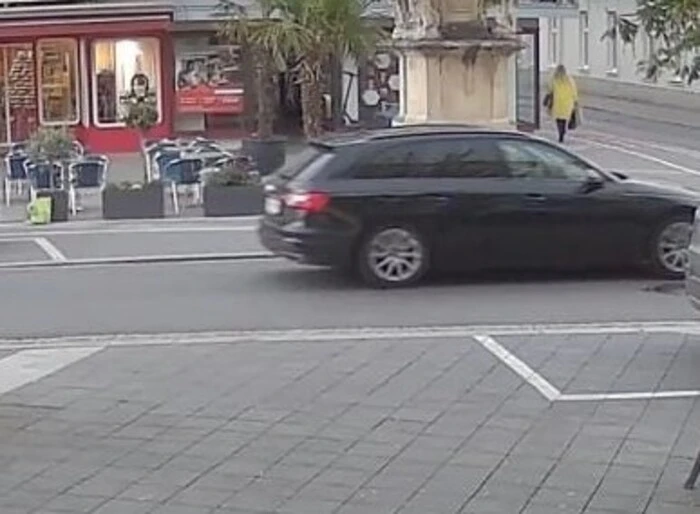 Weitere Aufnahme des gesuchten Autos