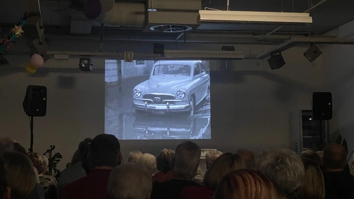 Beim Nostalgie-Filmabend in Kapfenberg wurde gespannt auf die Leinwand geblickt