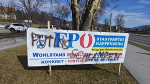 In Kapfenberg wurden einige FPÖ-Plakate beschmiert