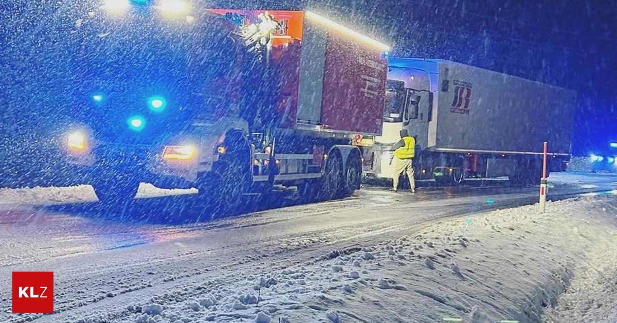 Vom-Schnee-berrascht-Spanischer-Lkw-blieb-ohne-Ketten-h-ngen