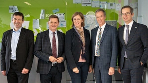 Helmut Antrekowitsch (Vizerektor Montanuni Leoben), Kurt Wallner (Bürgermeister Leoben), Barbara Eibinger-Miedl (Landesrätin), Friedrich Kratzer (Bürgermeister Kapfenberg) und Martin Payer (kfm. GF FH Joanneum)