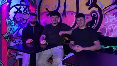 Da lachen die Burschen: Das „Cube“ in der Mittergasse erwacht wieder zum Leben