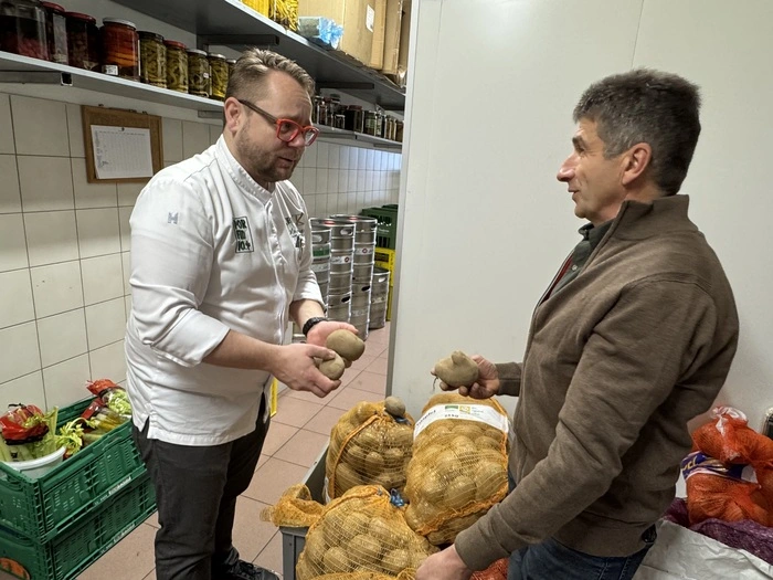Haubenkoch Andreas Krainer (l.) ist langjähriger Kunde bei Fraiss