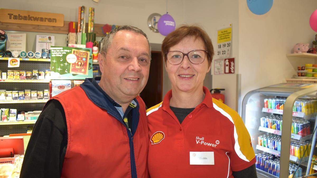 Johann und Waltraud Pichler betreiben ihre Tankstelle in der Breitenau selbst weiter