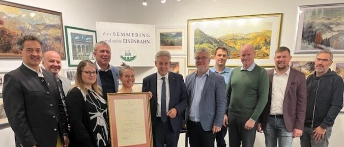 Vertreter des Bundes, der Länder Steiermark und Niederösterreich sowie acht Welterbe-Gemeinden bei der Vereinsgründung