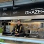 Lukas Leopold hat den Stand 6 am Hauptplatz umgebaut und als „Grazeria“ aufgesperrt