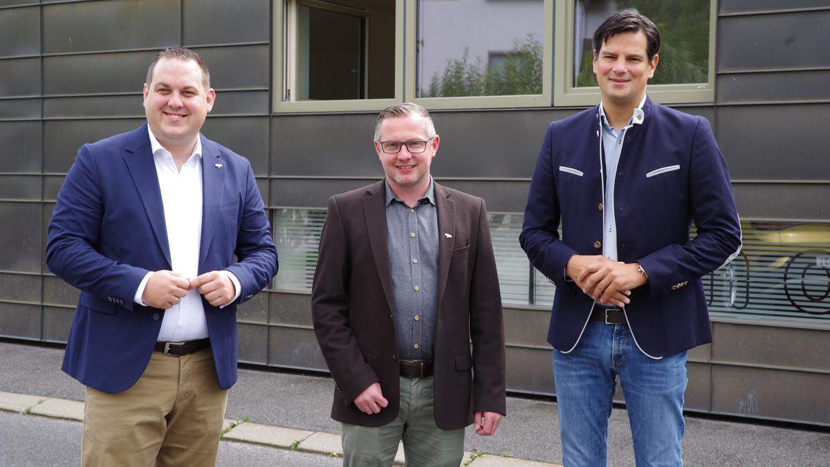Vizebgm. Philipp Könighofer, Fraktionsführer Oliver Brunnhofer, Bezirksparteiobmann NRAbg. Hannes Amesbauer (von links)