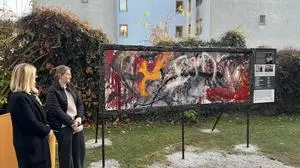 Das neue Mahnmal im kleinen Park bei der Volksschule Körnerstraße, die während der Todesmärsche „Bismarckstraße“ hieß