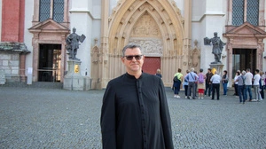 Csaba Paskó vor der Basilika in Mariazell