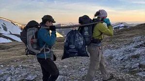 Diese Wanderer schleppten einiges an Müll vom Fleischer-Biwak am Hochschwab ins Tal