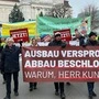 In erster Reihe unter den Demonstranten: Brucks Vizebürgermeisterin Andrea Winkelmeier (2. v. links) und SP-Stadtrat Gregor Tuttinger (rechts)