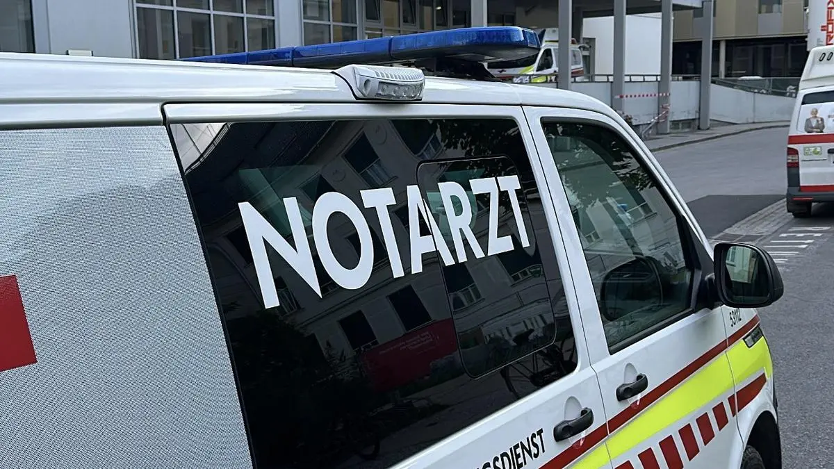 Der 81-Jährige wurde von zwei Notärzten behandelt (Sujetbild)