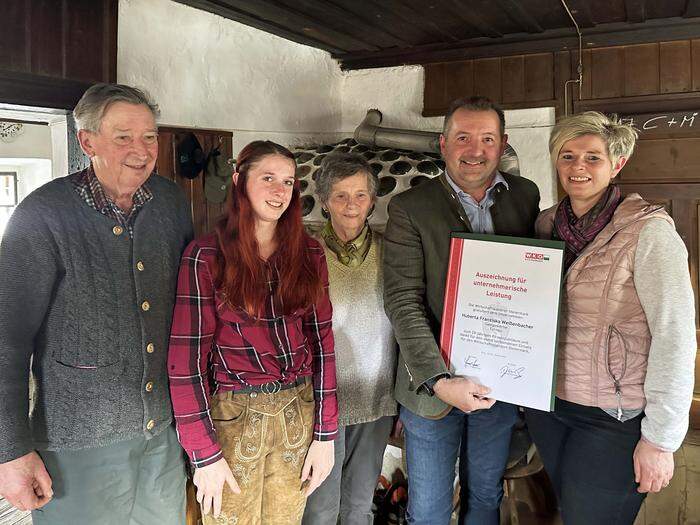 WK- Obmann Marichhofer mit der Familie Weißenbacher: Johann, Theresa, Franziska und Huberta (von links)