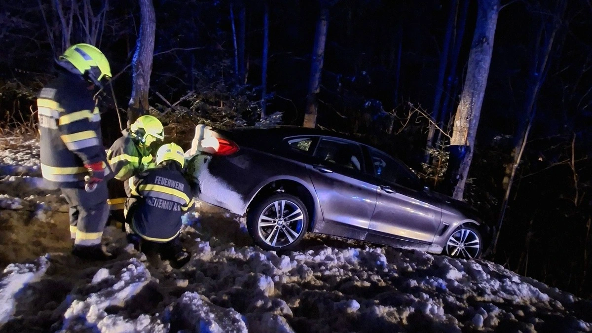 Das Auto kam von der Straße