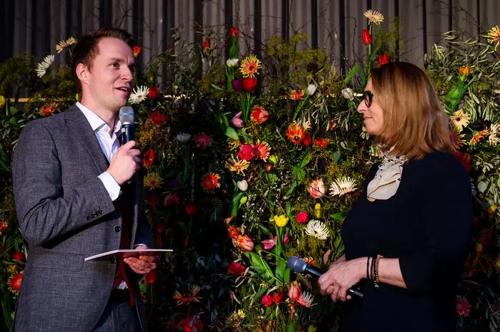 Moderator Mathias Pascottini und Kleine Zeitung Geschäftsführerin Xenia Daum