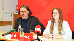 Die beiden geschäftsführenden Stadtparteivorsitzenden Gregor Tuttinger und Carina Mayerhofer-Leitner
