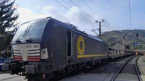 Die Lokomotive des tschechischen Güterzuges, der entgleiste