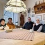 Hassan Hendawi (M.) mit den Söhnen Yossef und Abdulaziz, seiner Frau Badria und Tierarzt Kurt Bogensperger
