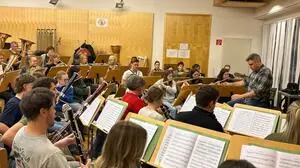 Proben macht den Meister: das Judenburger Bezirksorchester unter der Leitung von Ralph Duschek