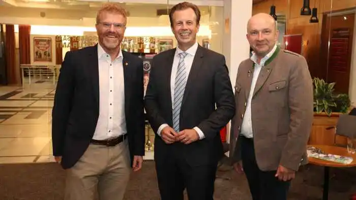 Einen Tag nach seiner Wahl zum neuen Gesundheitslandesrat stattete Karlheinz Kornhäusl Knittelfeld einen Besuch ab.