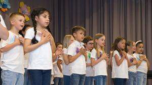 Kinder aller vier Schulstufen beteiligten sich am Konzert