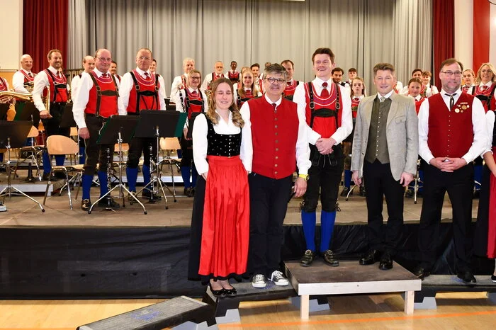 Das Musikprogramm wurde mit der „Generationsfanfare“ von Otto Schwarz eröffnet und endete mit der Polka „Die Isel“ von Gerald Ranacher.