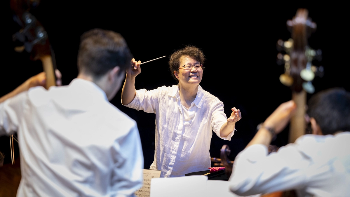  Mei-Ann Chen wird Dvořáks Symphonie „Aus der Neuen Welt“ dirigieren