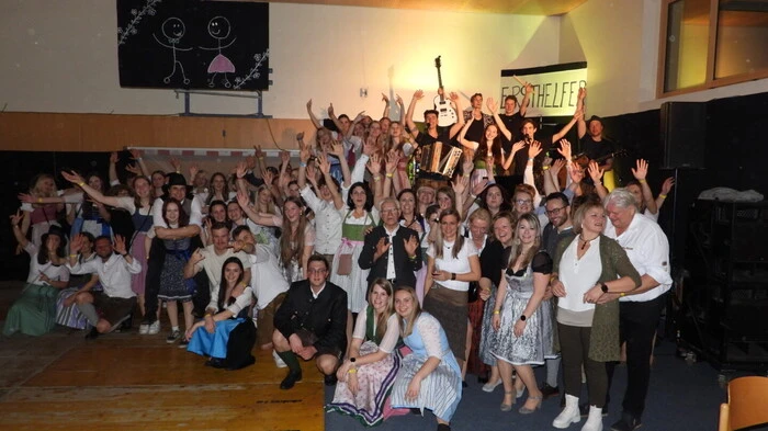 Die Landjugend Oberzeiring lud Mitte Jänner zum traditionellen Bauernball in die Mittelschule Oberzeiring.