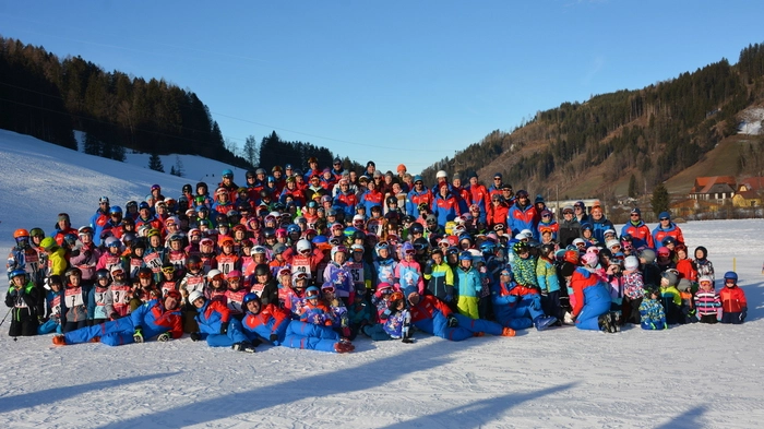 Schon lange, bevor Bewegungsarmut von Kindern ein großes Thema war, haben die Naturfreunde Knittelfeld Skikurse für den Nachwuchs veranstaltet.