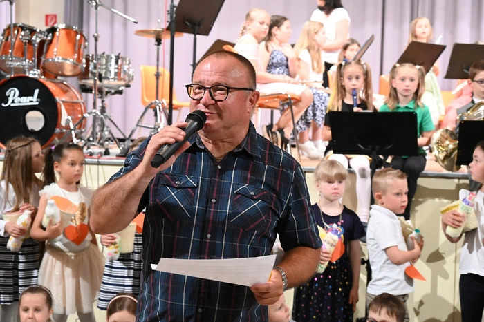 Im Anschluss an das Konzert wurden Angela Steinberger, Larissa Kaiser, Alexandra Lackner, Anna Menhart, Julia Sattler, Viktoria Sturmann, Mira Bärnthaler und Hemma Moder-Freeman für ihre besondere Leistung mit Urkunden geehrt. 