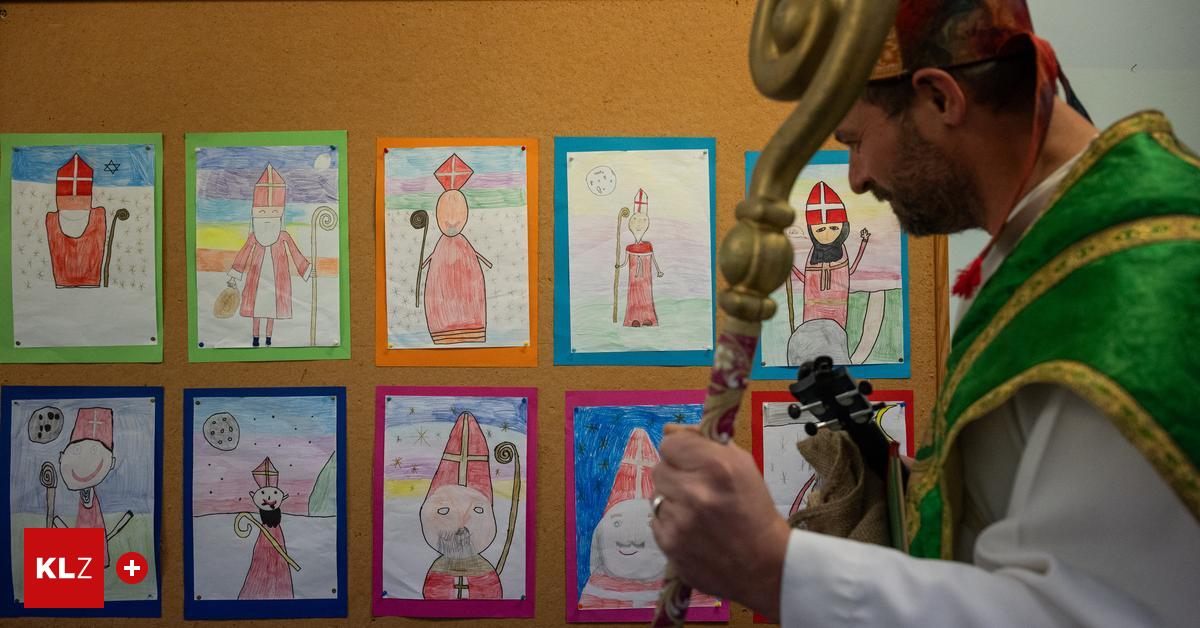 6-Dezember-Der-Nikolaus-zu-Besuch-in-der-Volksschule-Stattegg