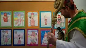 Nikolaus besucht Volksschule, 8046 Stattegg, am 5.12. 2025.