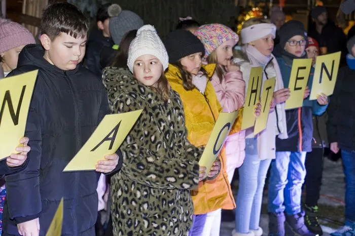 Musikalisch gestaltet wurde die Eröffnung von den Zeltweger Spatzen, der Volksschule Zeltweg und einem Ensemble der Musikschule Zeltweg.