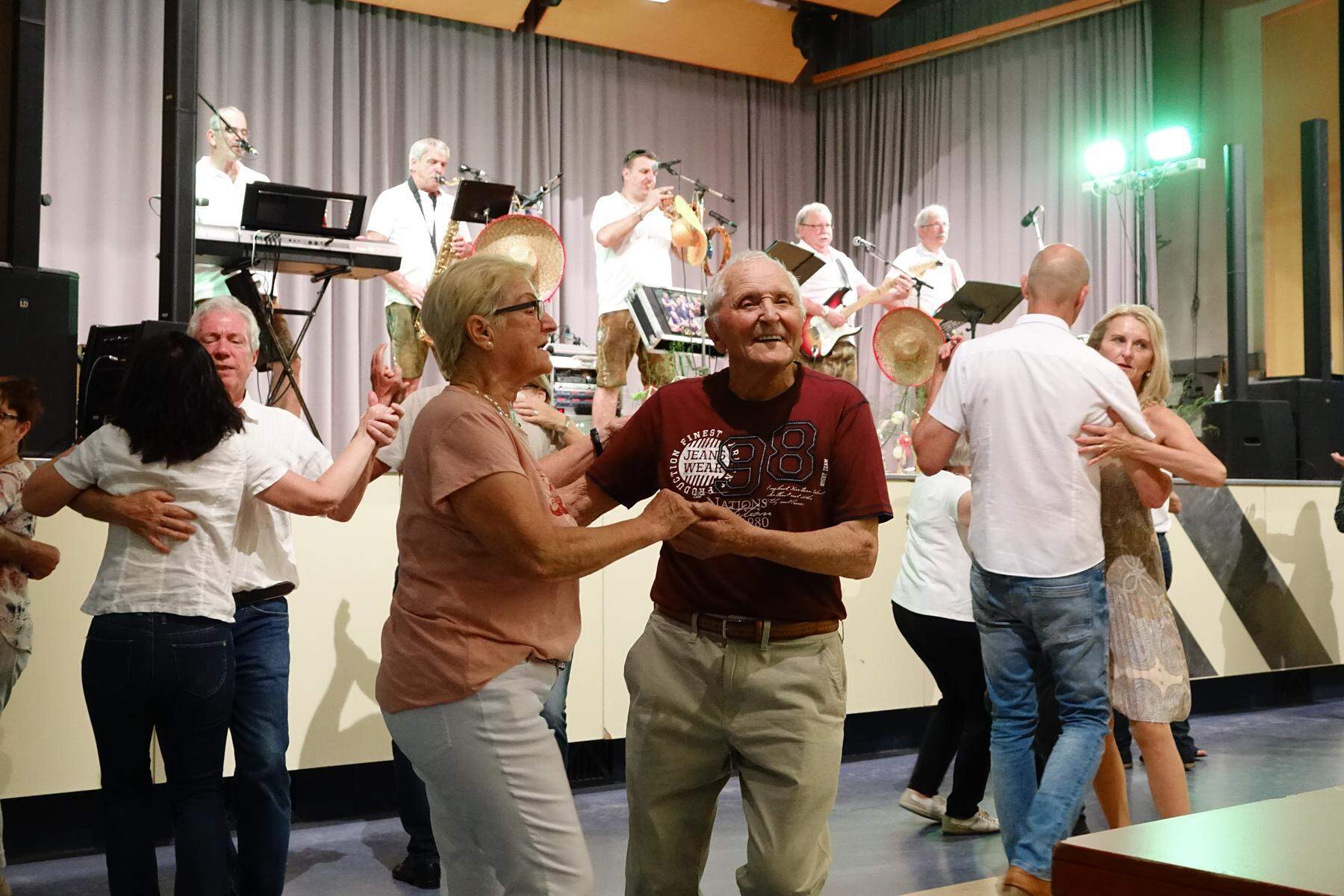 Zeltweg: Dieser Tanznachmittag brachte auch über 90-Jährige aufs Parkett