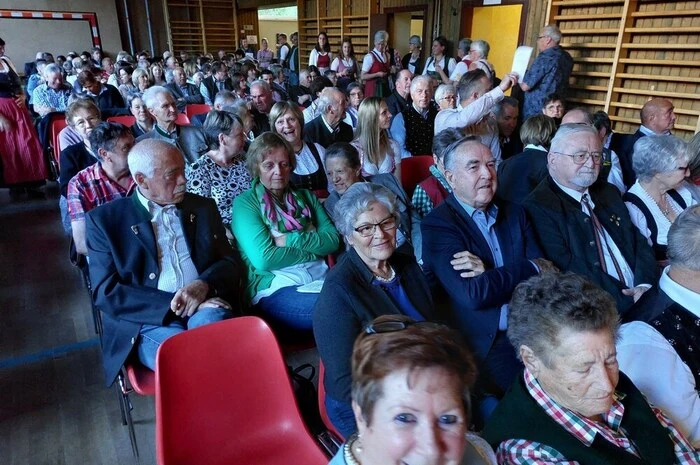 Am kommenden Samstag, den 25. Mai, beginnt um 19.30 Uhr im Kultursaal Mühlen das diesjährige Bezirkssingen aus Anlass des runden Jubiläums des MGV „Zirbitzkogel“ Mühlen.