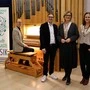 Lehrer Herbert Handl, Direktor Andreas Farnleitner, Bürgermeisterin Susanne Kaltenegger und Kulturreferentin Imelda Melmer-Baierl freuen sich über die neu aufgestellte Orgel in der Musikschule Bruck