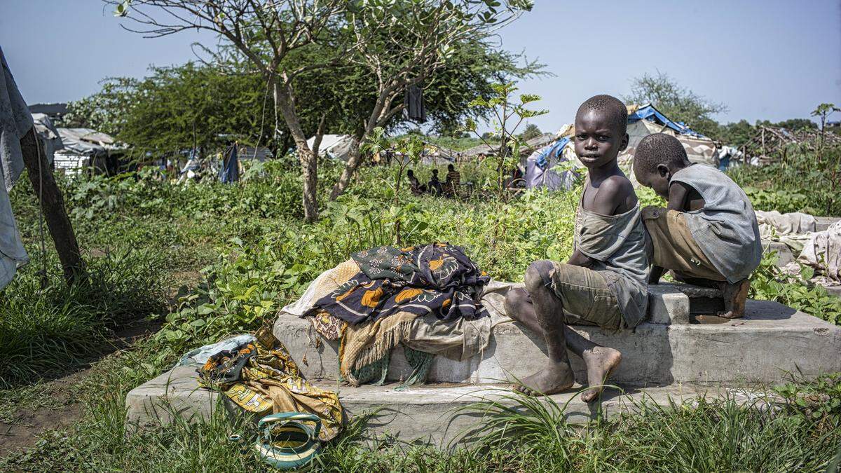 Hai Malakal, gleichzeitig Friedhof und Spielstätte für Kinder