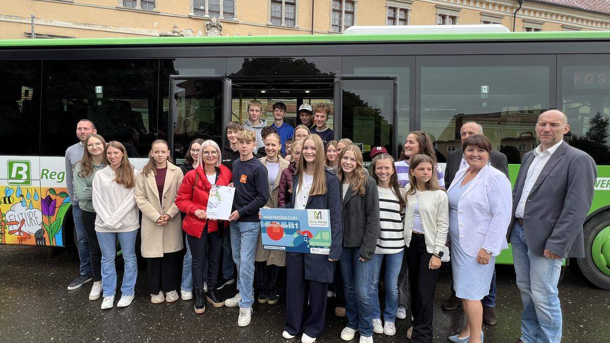 Die Siegerin und „ihr“ Bus wurden in Seckau vorgestellt