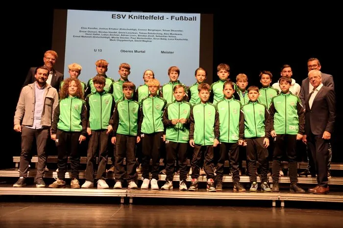 Sie sind aktiv in Sportarten wie Leichtathletik, Triathlon, Ski, Fußball, Tennis, Schwimmen, Reiten, Badminton, Minigolf, Skilanglauf, Moderner Fünfkampf oder Schießen.