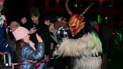 Hunderte kleine und große Besucher kamen zum Krampuslauf